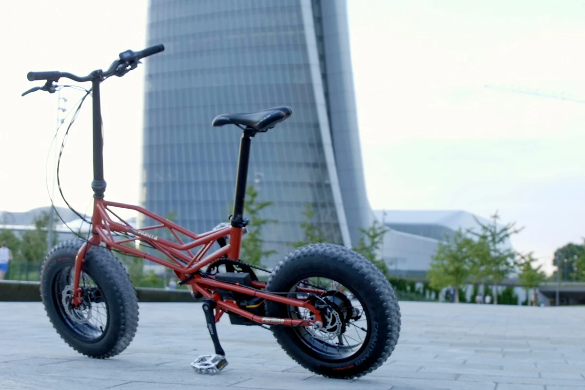 The Parillino folds up in seconds