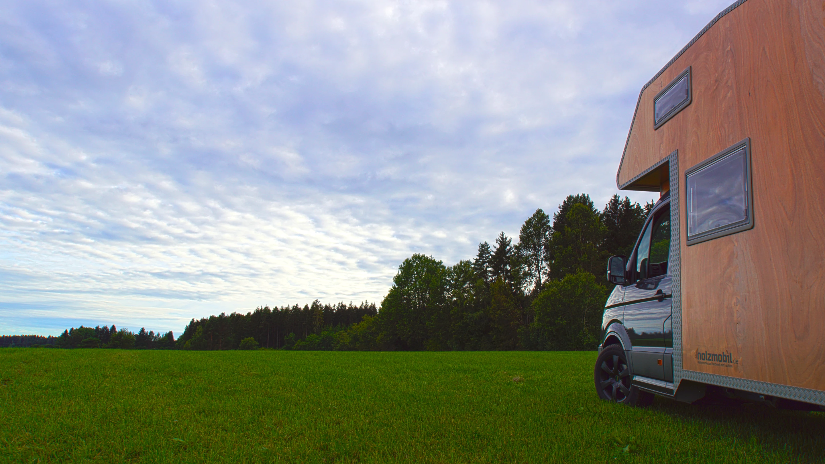 The Holzmobil 4,500 peeks out