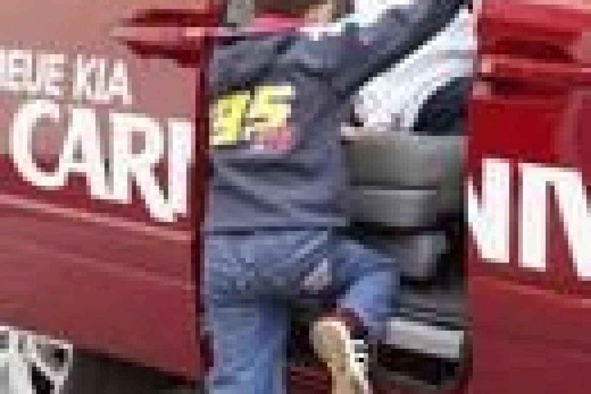 Anti-pinch system on the sliding door of the KIA Carnival