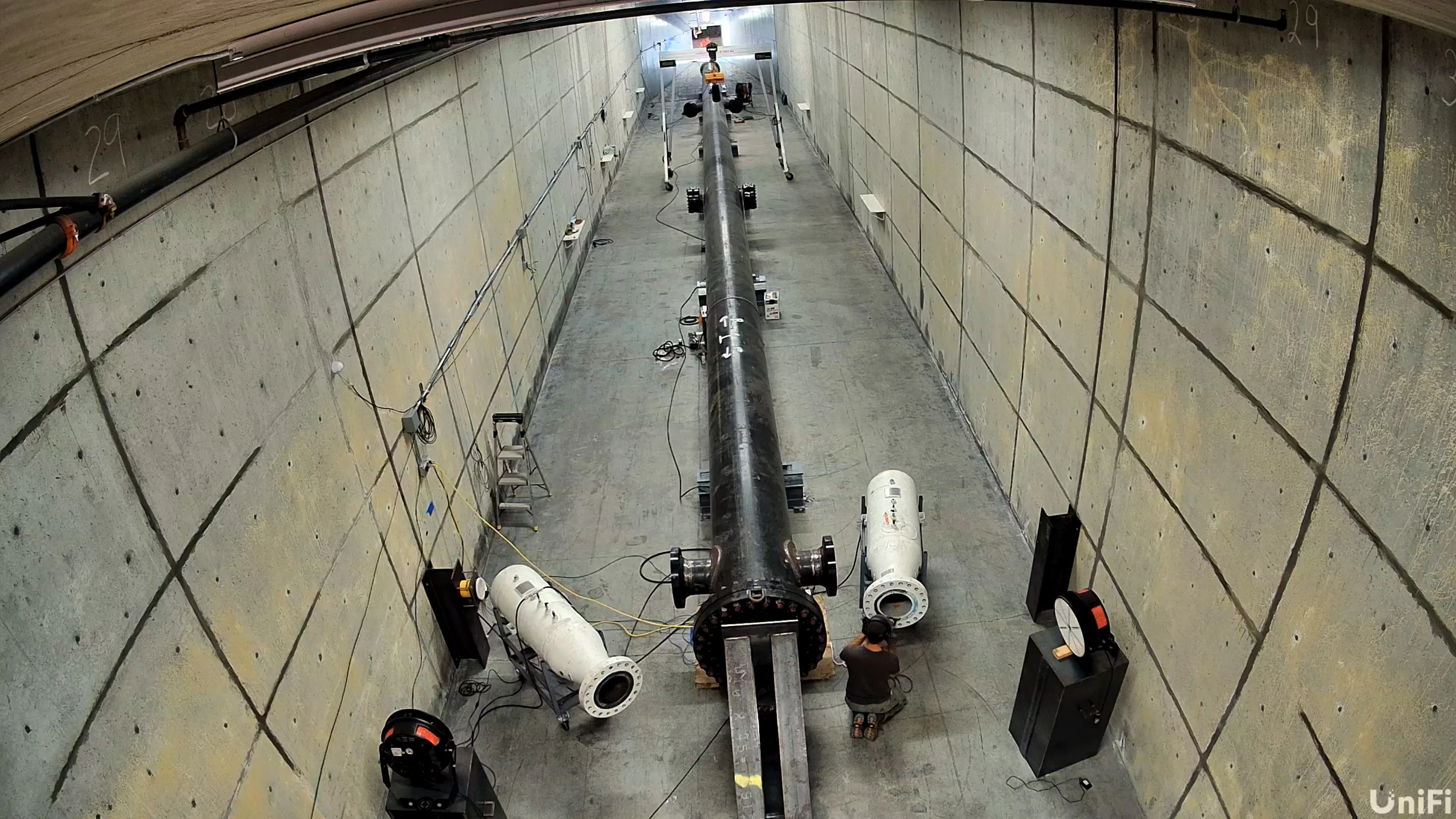 CCTV screenshot (1 of 2) of building the Alameda gun