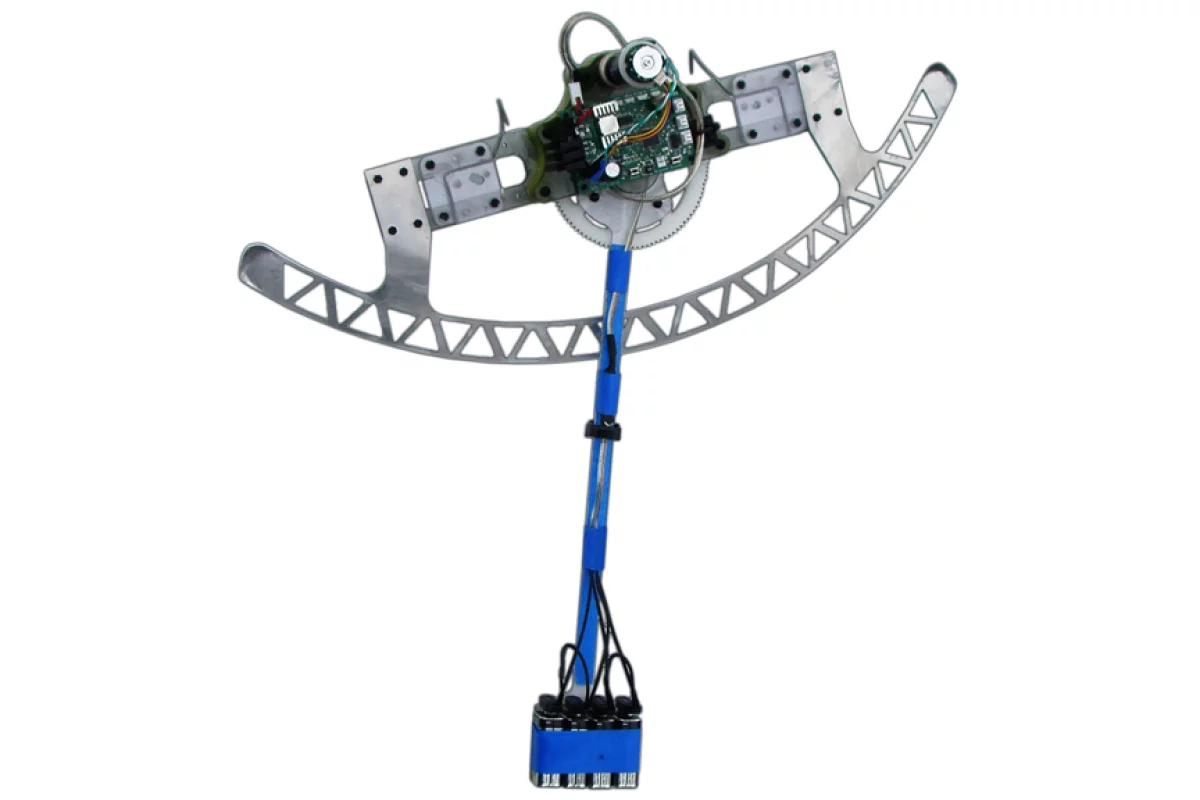 ROCR features a tail that swings like a grandfather clockâ€™s pendulum (Image: William Provancher, The University of Utah)