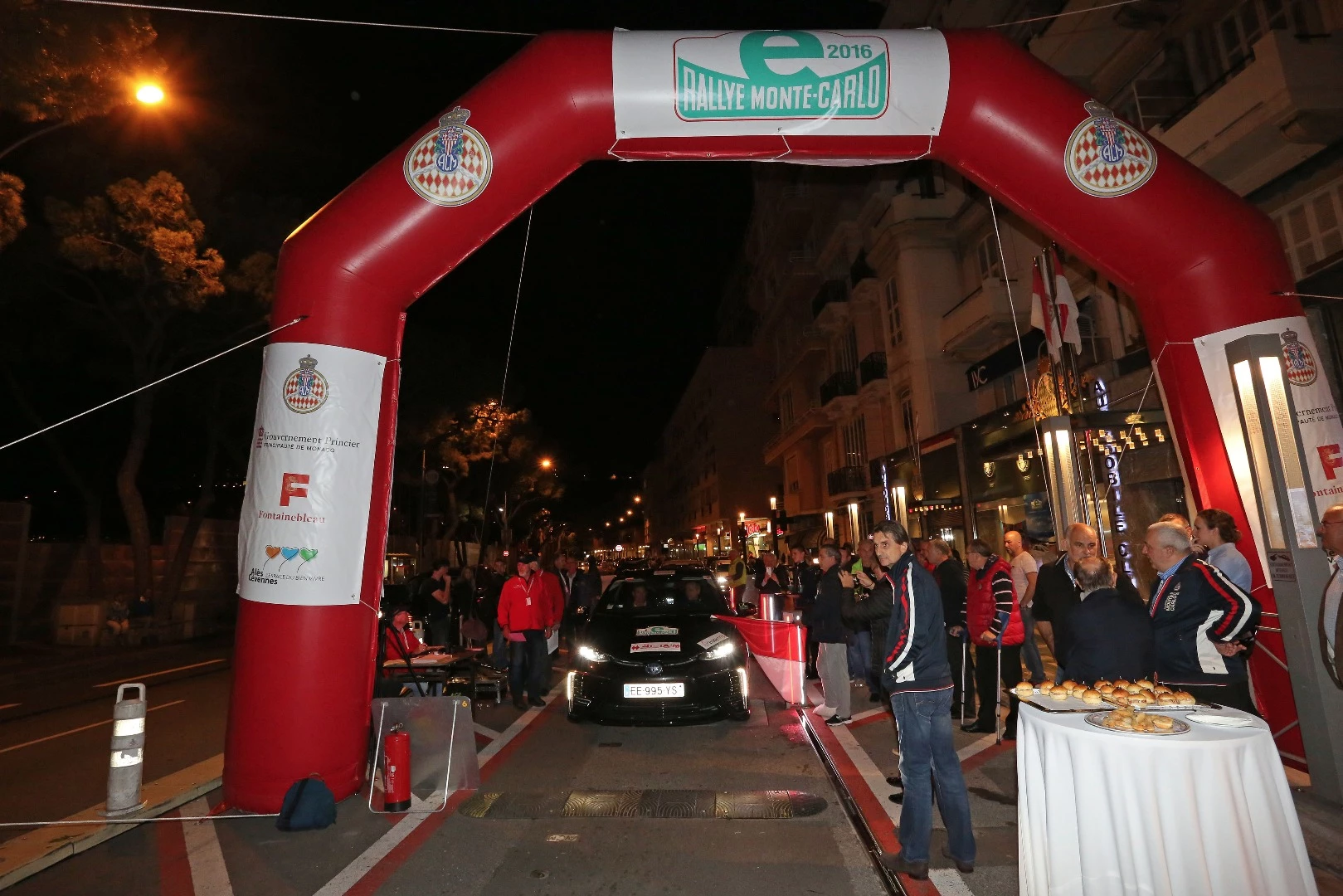 The finish line 1000 km after the start.