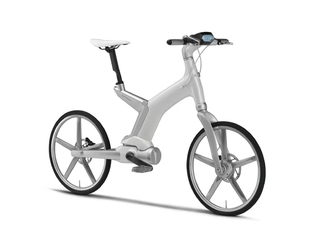 The Yamaha "PAS er" pedal-assist electric prototype from 2009 will make another appearance in 2011