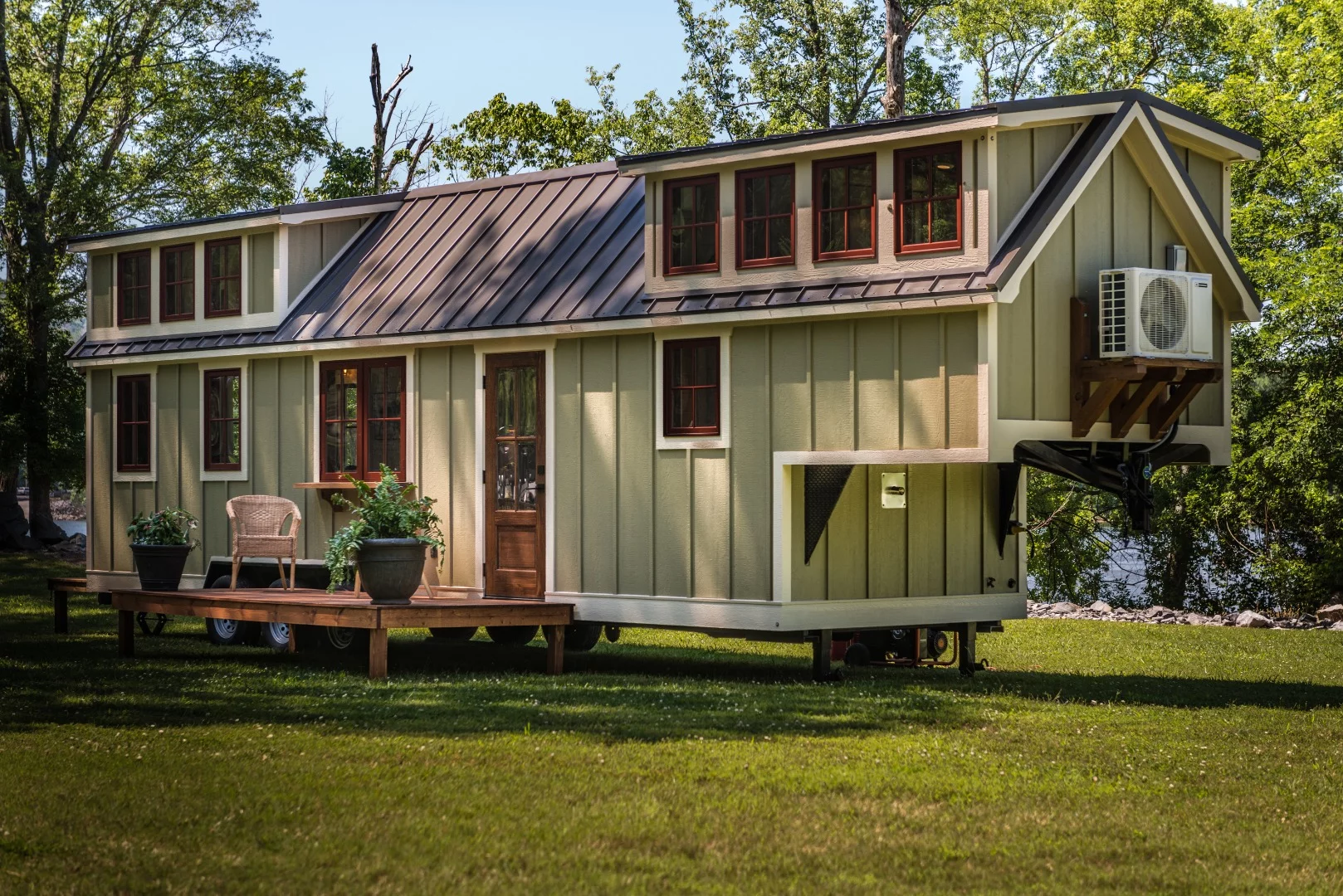 The Denali comprises a total floorspace of 352 sq ft (32.7 sq m)