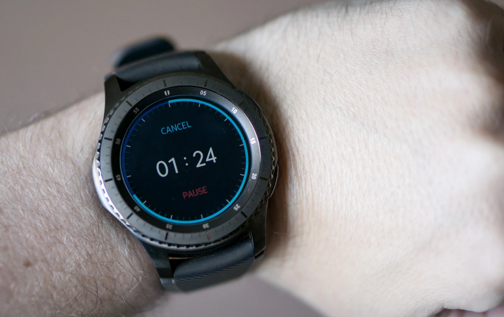 Continuing a concerning trend, timers are currently broken on the Gear S3: They won't notify you when completed