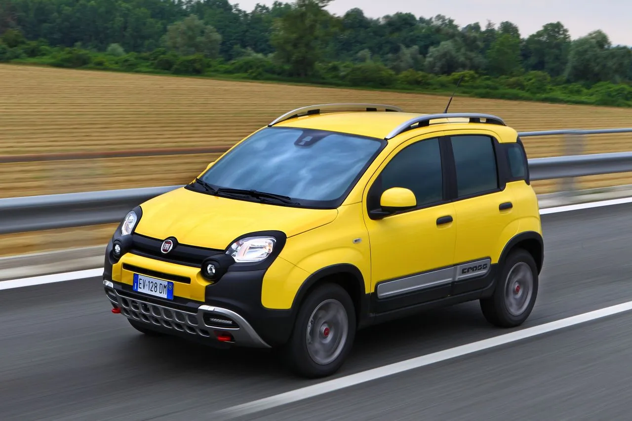 The 900 cc TwinAir engine is coupled with a 6-speed manual gearbox