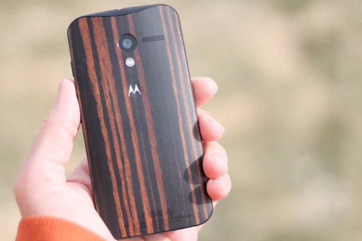 Gizmag takes one last look at the Moto X: a groundbreaking phone we may or may not see more of