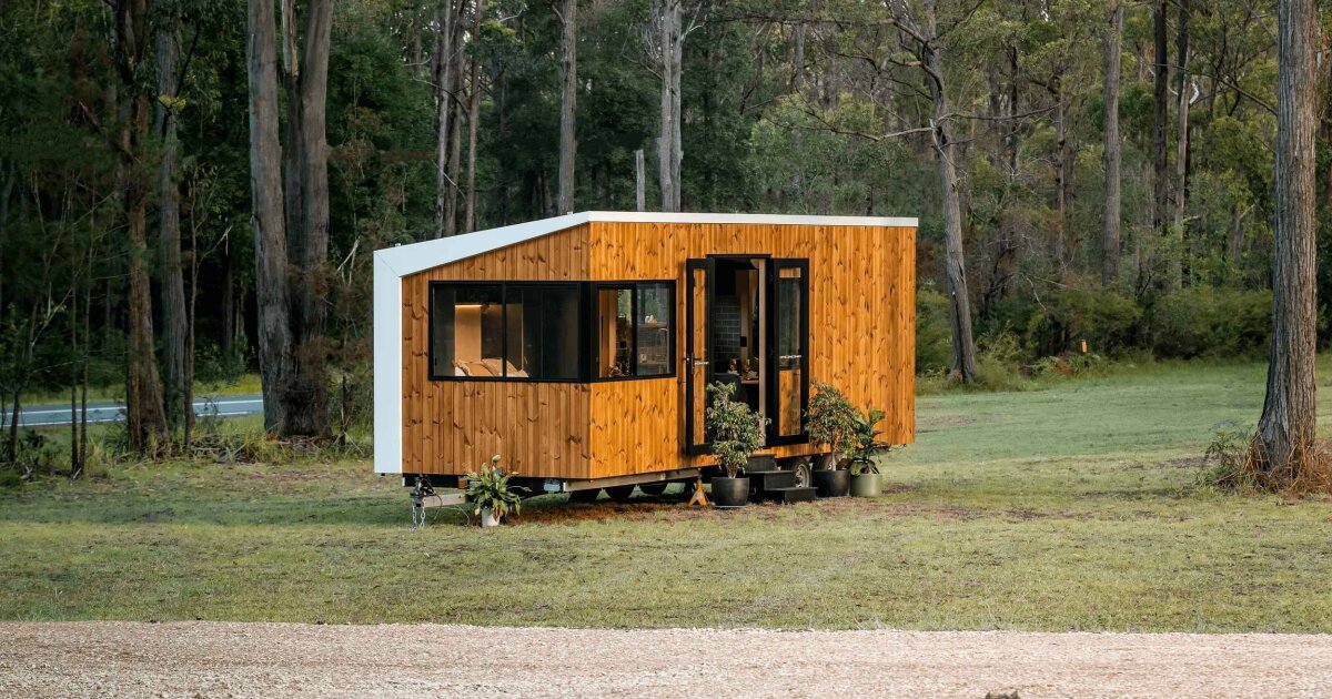 Luna tiny house slides out for more comfort Luna tiny house slides out for more comfort
