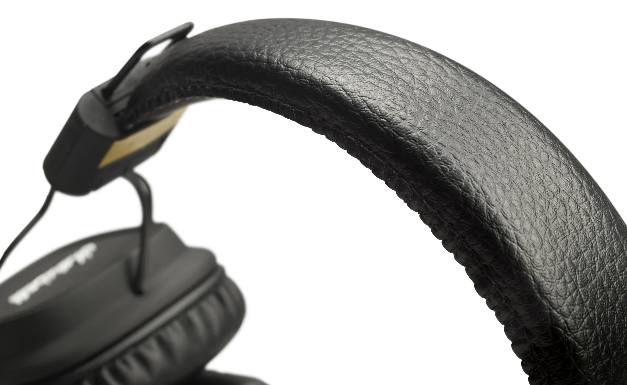 The vinyl used on the headband is said to be the same as that used on the company's amplifiers
