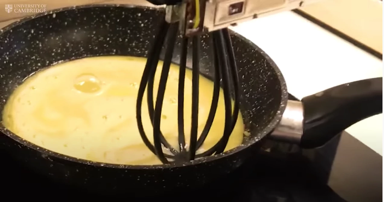 Scientists have demonstrated how a machine learning algorithm can help a robot chef make a better omelette