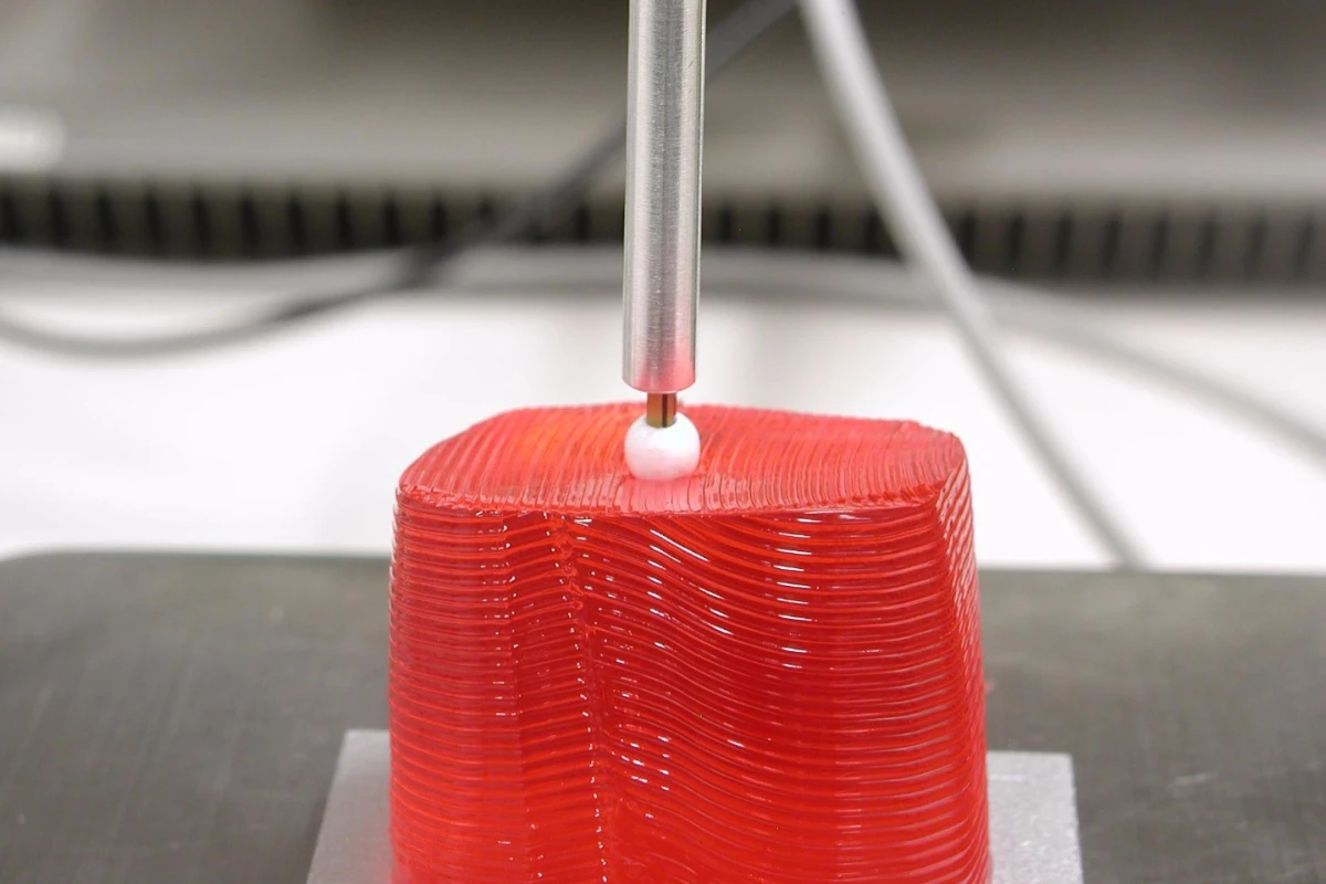 The smart scalpel has been tested on artificial tissue with what the researchers claim to be excellent results