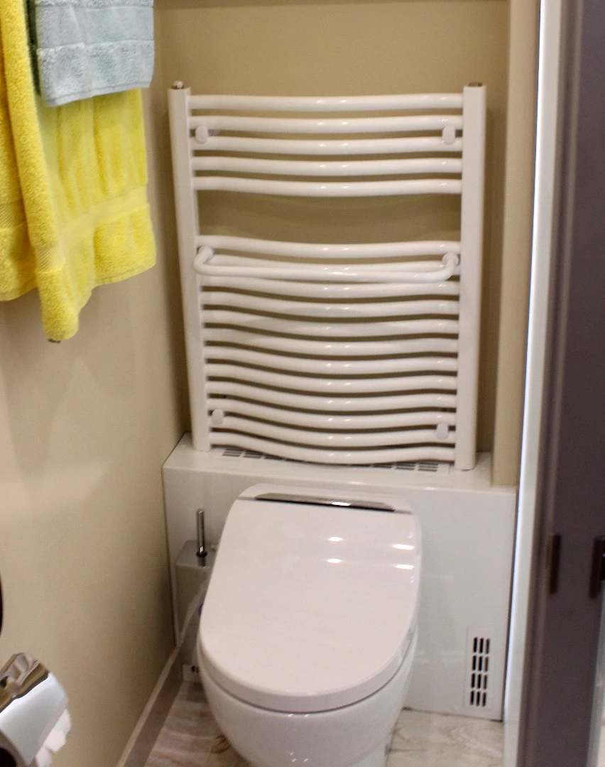 Volkner Performance S bathroom