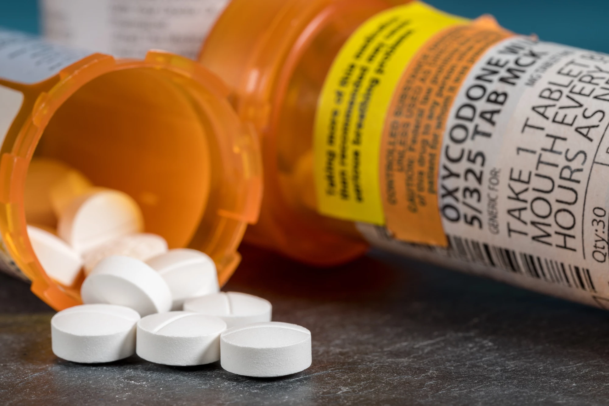 A new study has found that including an e-health program promoting self-management in chronic pain treatment may reduce pain and opioid intake