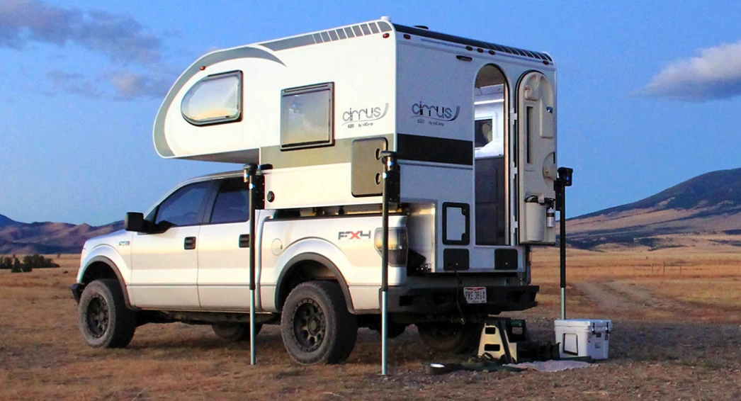 With the Cirrus 620, nuCamp presents a pickup camper optimized for popular half-ton trucks