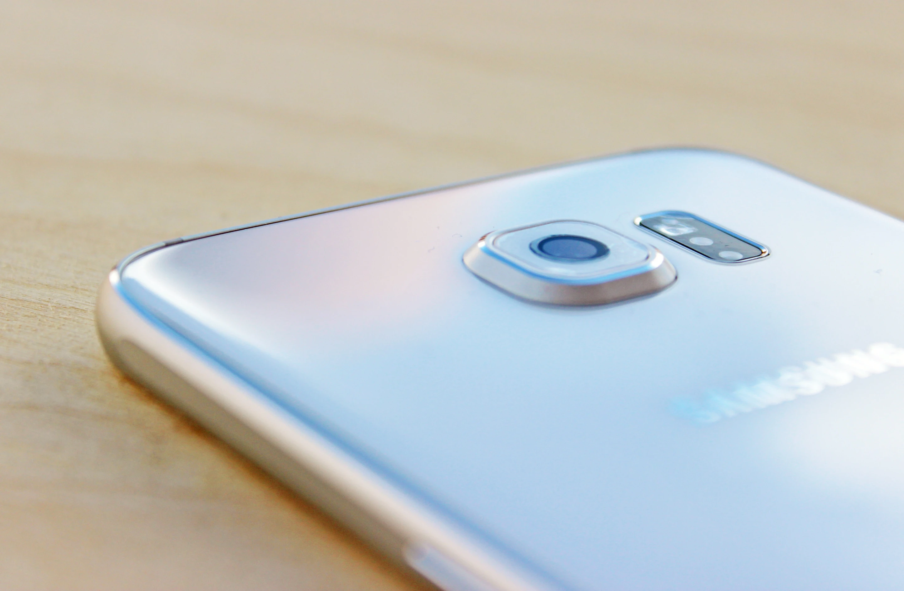 The GS6 has a 16 MP rear camera that fires up incredibly fast (Photo: Will Shanklin/Gizmag.com)