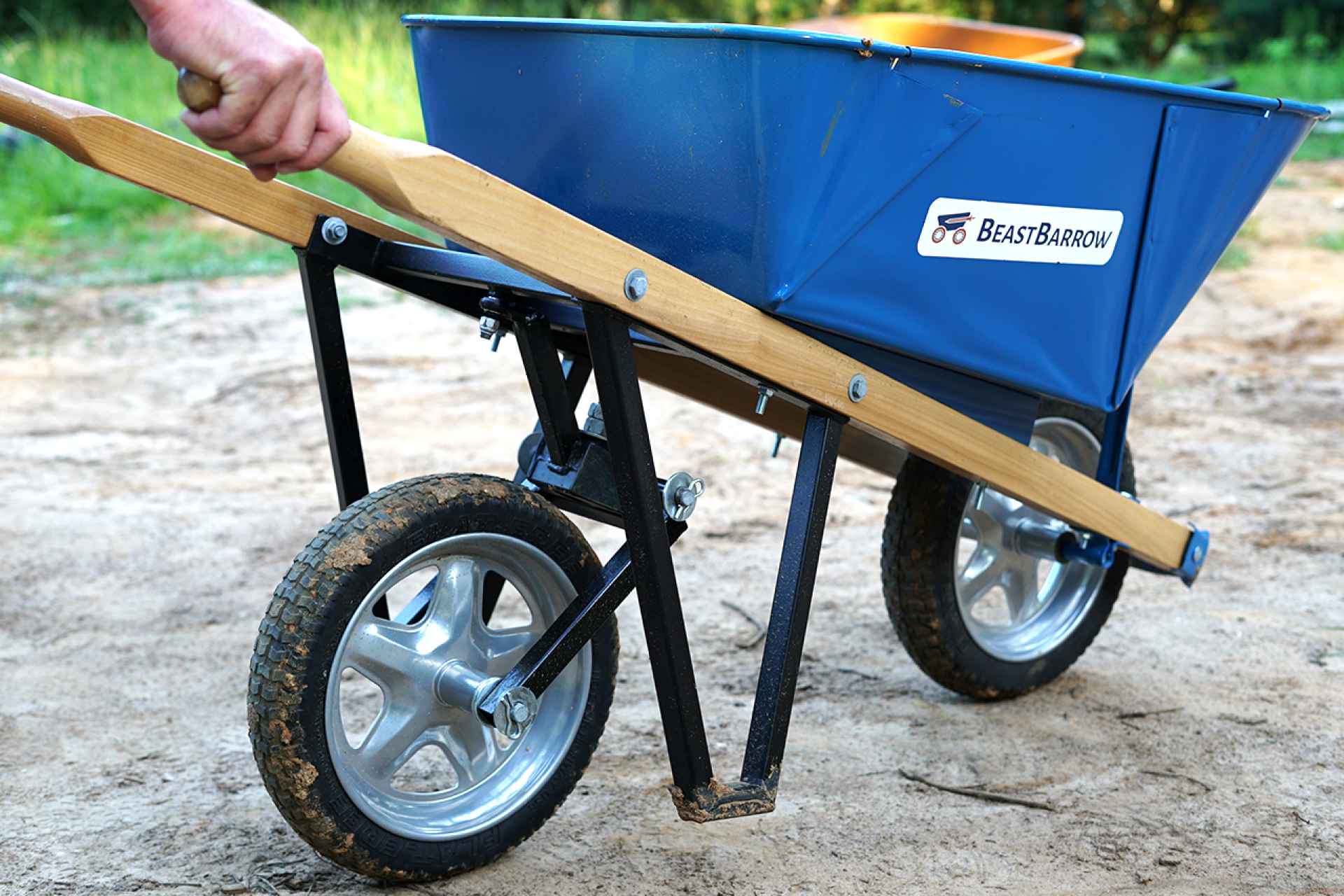 Inline wheel attachment makes barrows more maneuverable