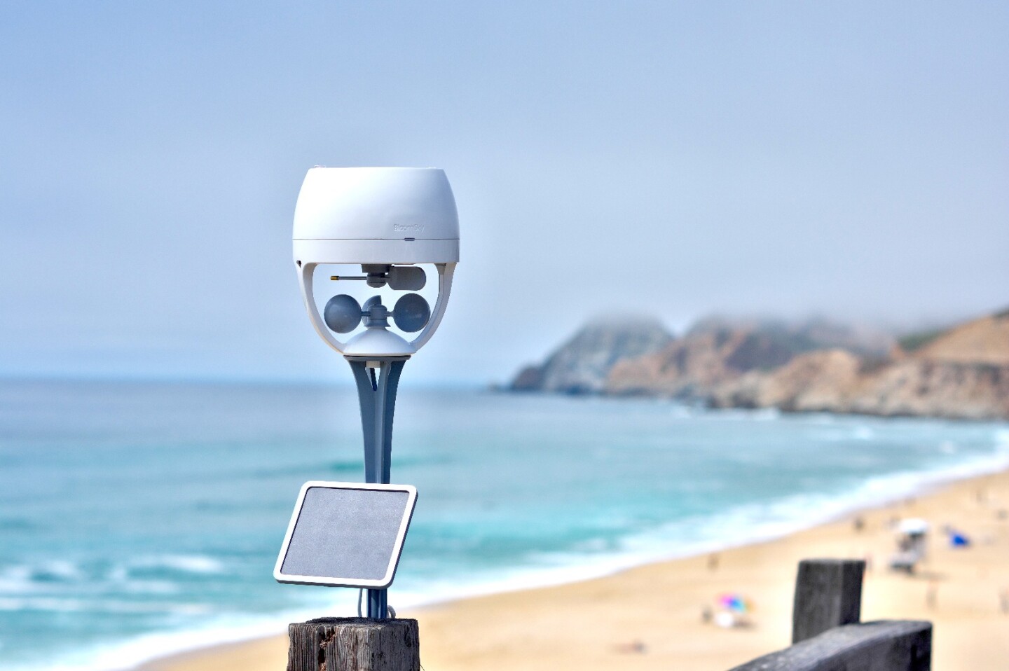 Weather station watches the clouds and sources the crowd