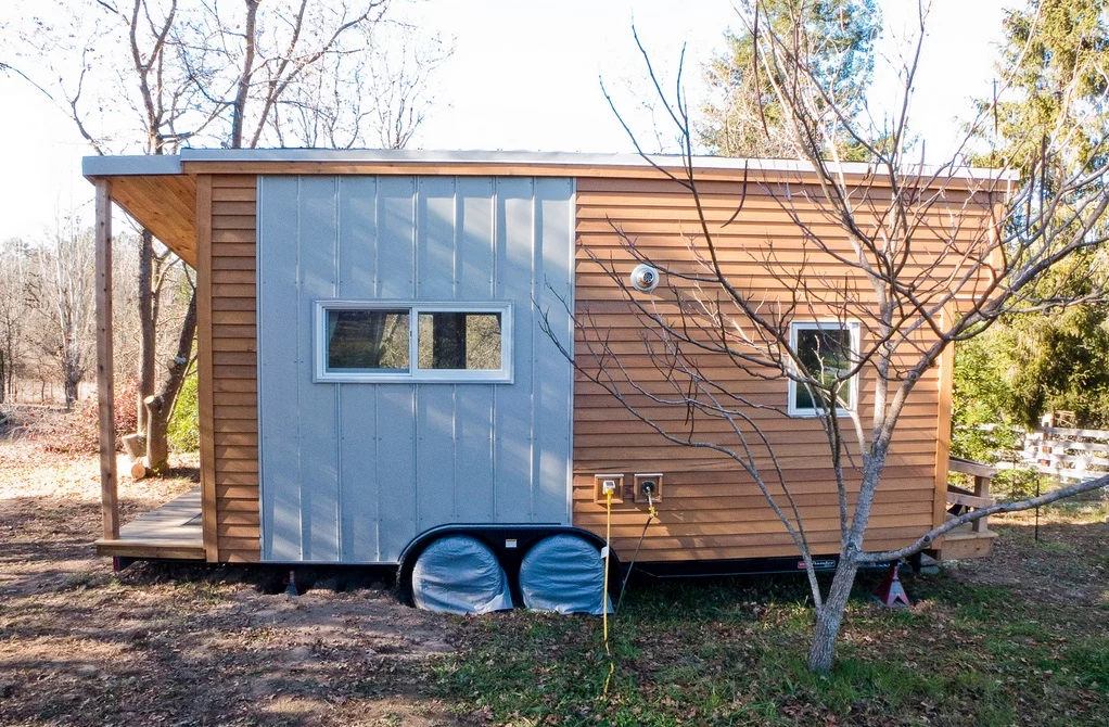 The mobile home on wheels is ready for travel and can be moved to different locations without destroying the natural habitat