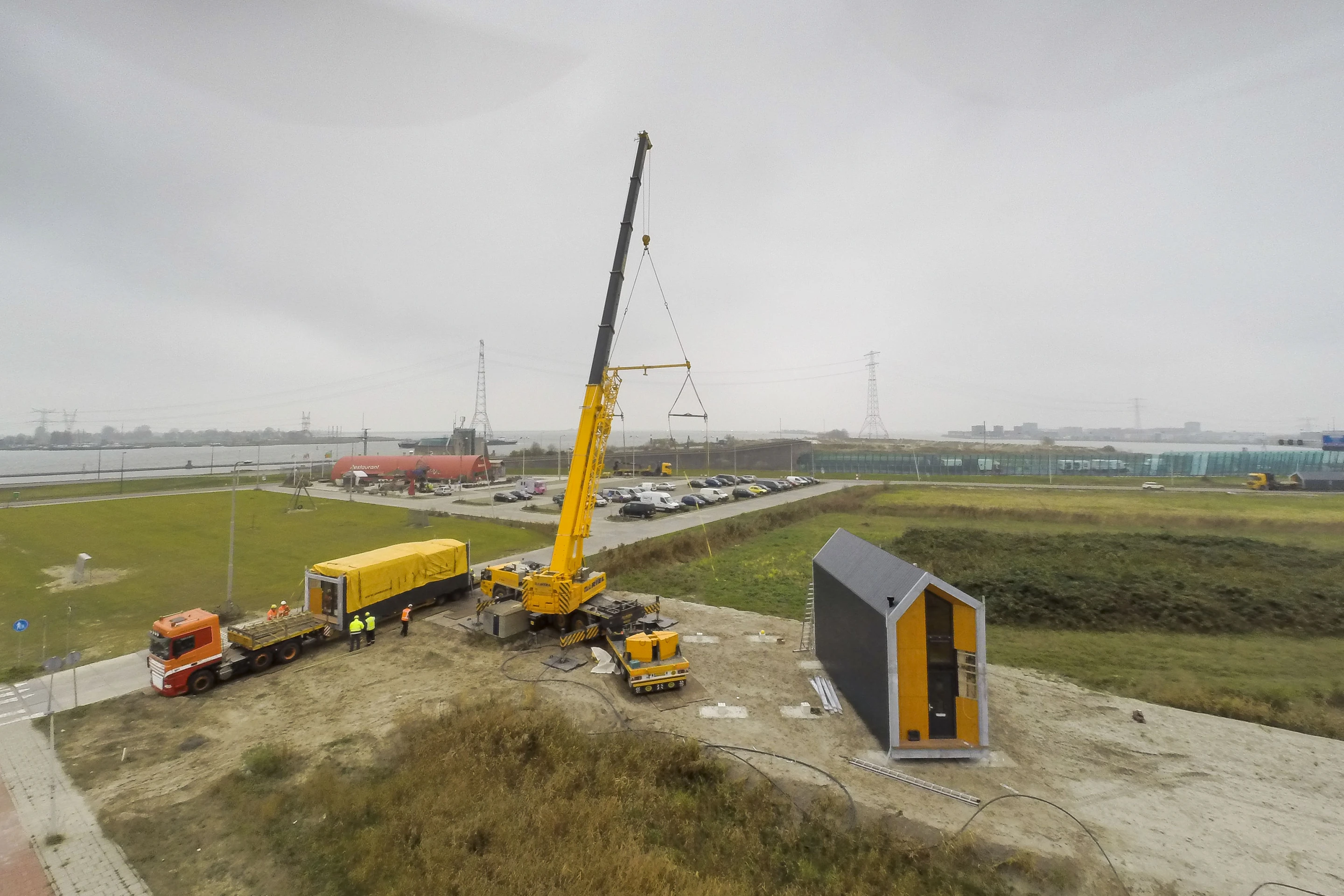 Placing the Heijmans ONE into position