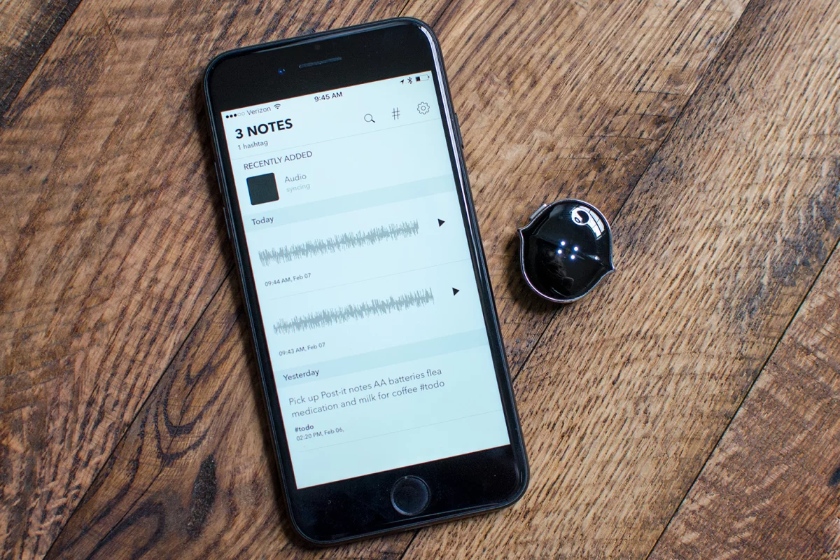 Senstone is a wearable voice recorder with automatic voice-to-text transcription features currently on Kickstarter