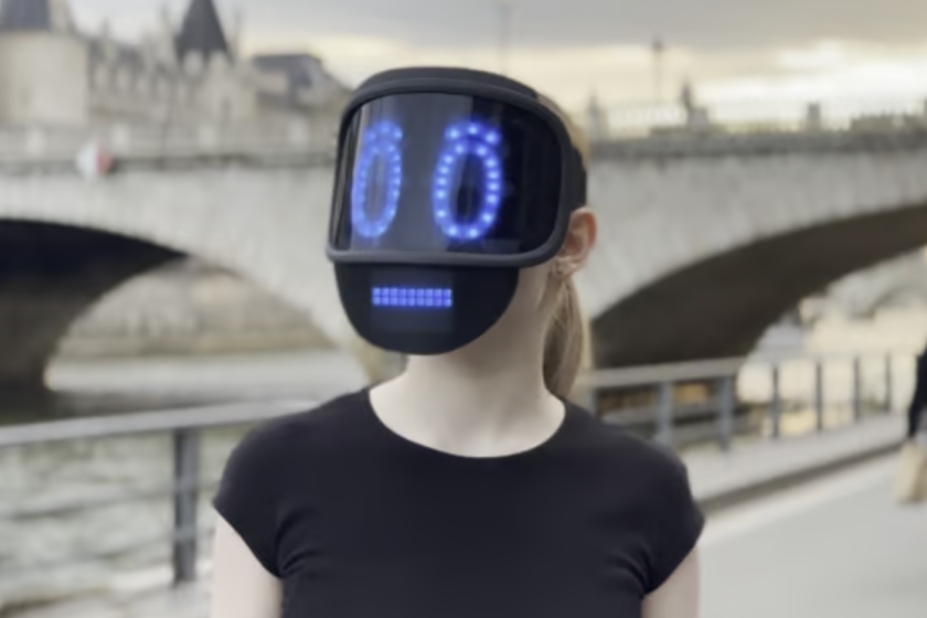 A Weird Digital Mask Keeps People Away Ever looked in the mirror and thought, “These old human faces just aren’t expressive enough”? Maybe you need the Qudi Mask 2, a gadget that displays your emotions on a robotic screen while concealing your identity if desired.