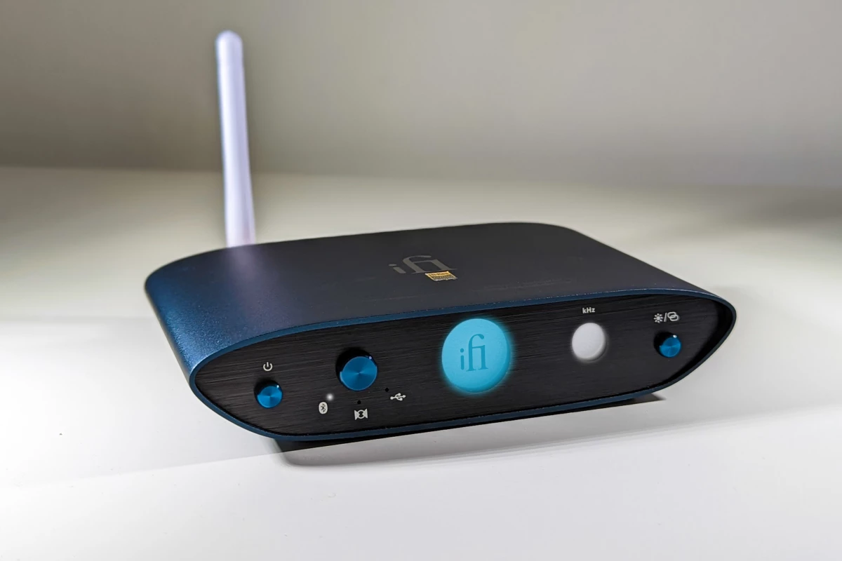 The Zen One Signature takes bits of the Zen DAC V2, adds coaxial, optical and USB, then mixes in Bluetooth connectivity from the Zen Blue V2, and finally brings Signature circuitry to the listening party