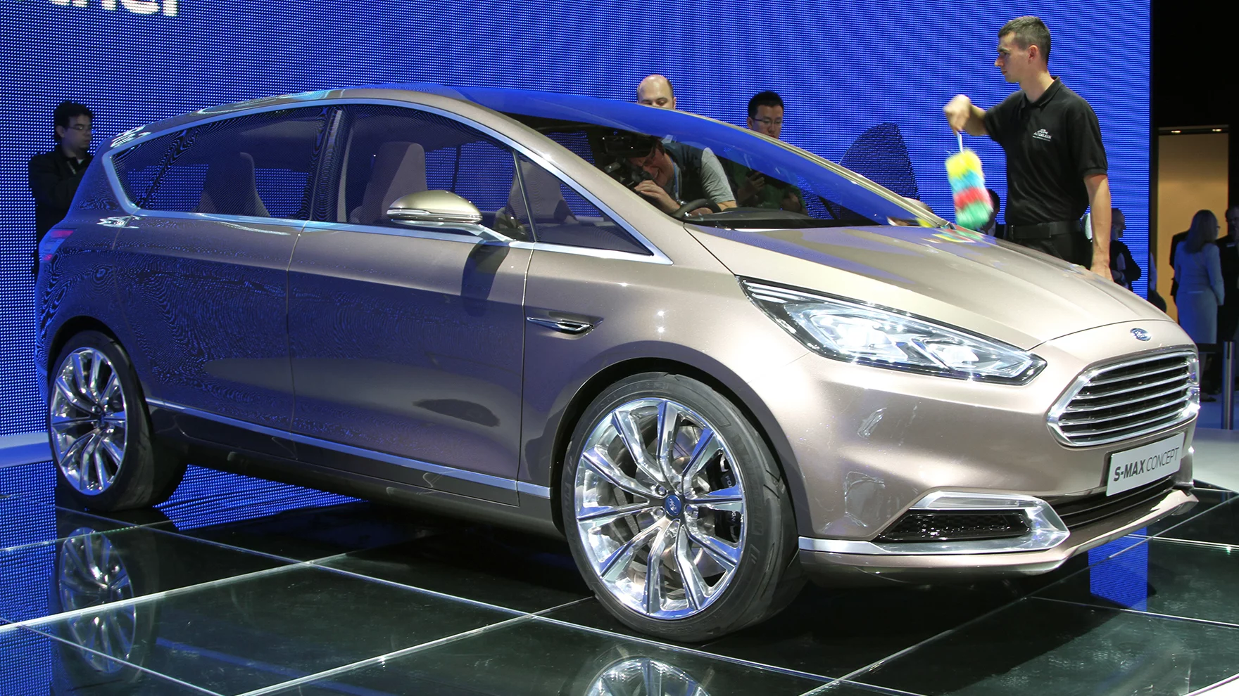 The Ford S-Max Concept can monitor the driver's heart rate