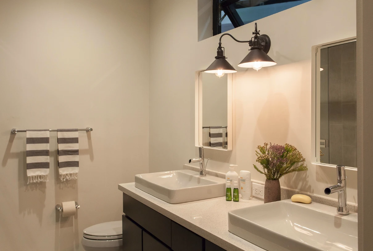 The C6.1 features LED lighting (Photo: LivingHomes)