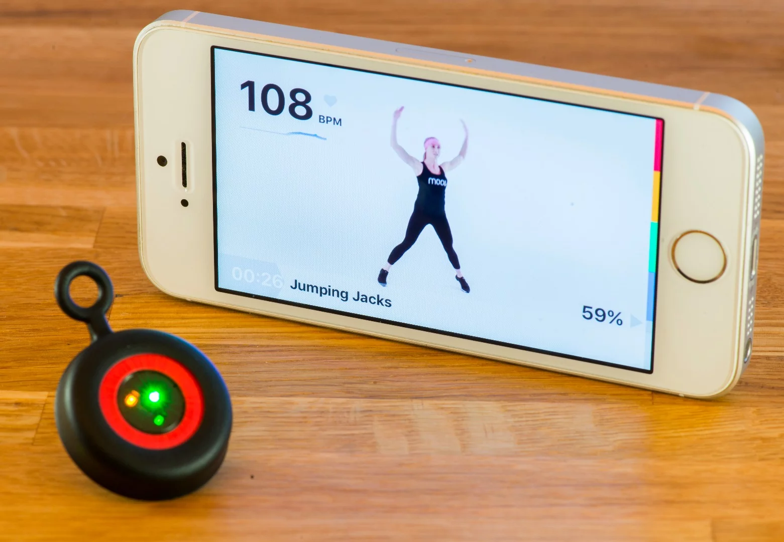 The Moov HR with a live screen from a HIIT workout