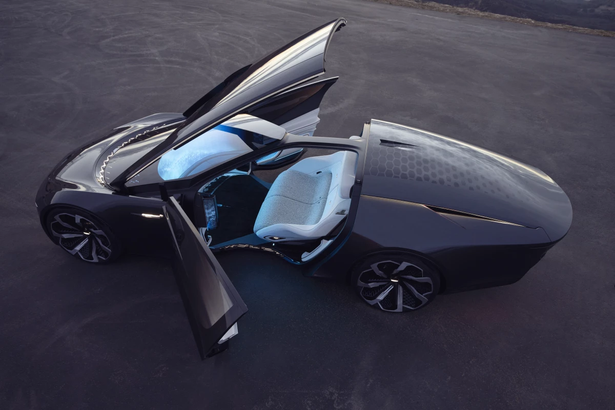 The canopy opens along with the side doors to create roomier ingress/egress