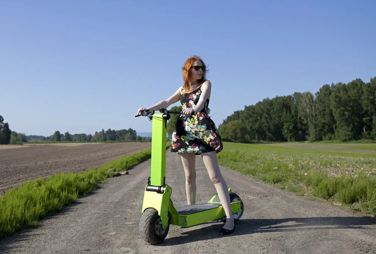 The BR version has a 36 V, 1,540 Wh Works HE36-40 Li-ion battery pack for a range of up to 36 miles