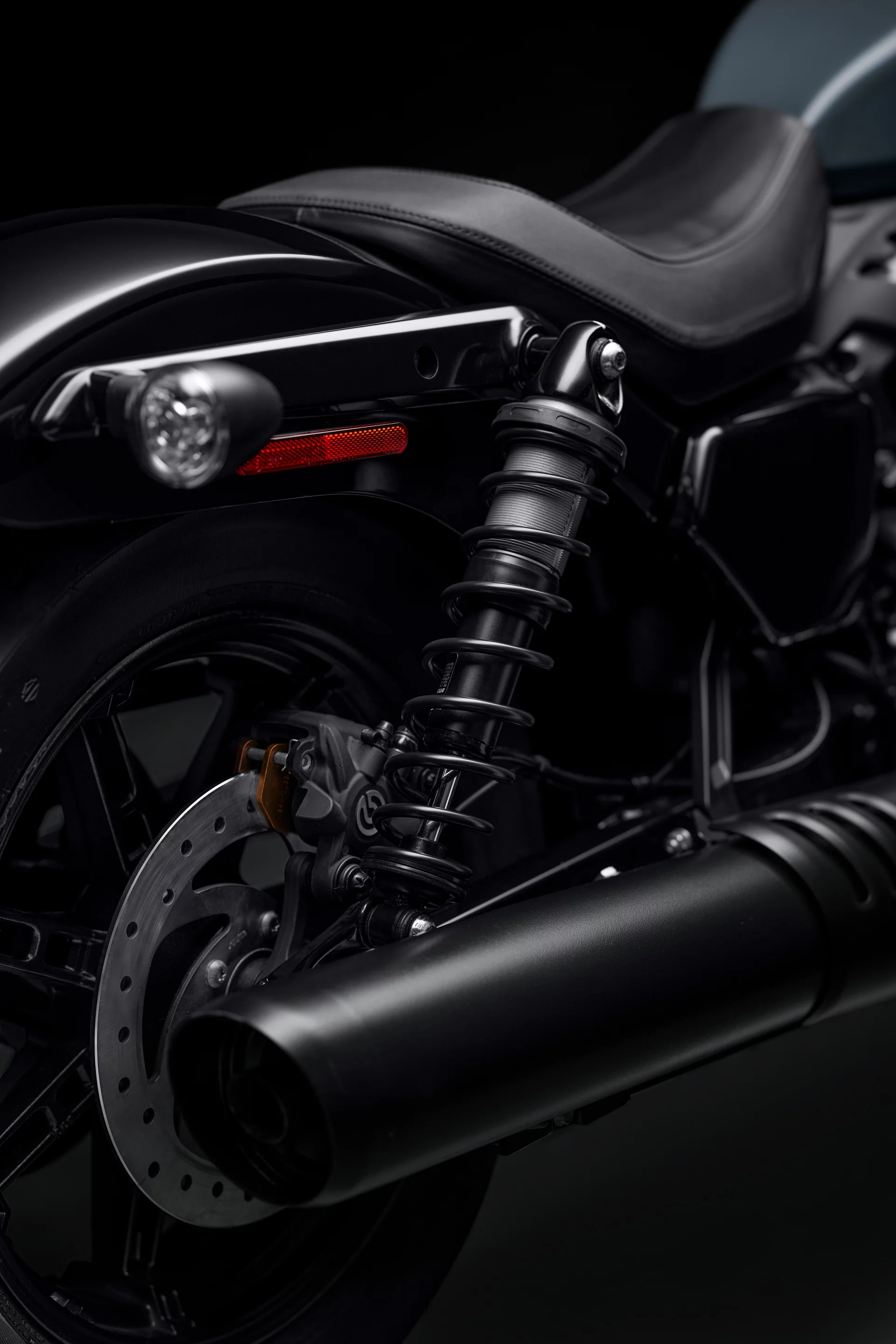 Harley-Davidson employed a twin-shock setup at the rear with only spring preload adjustability