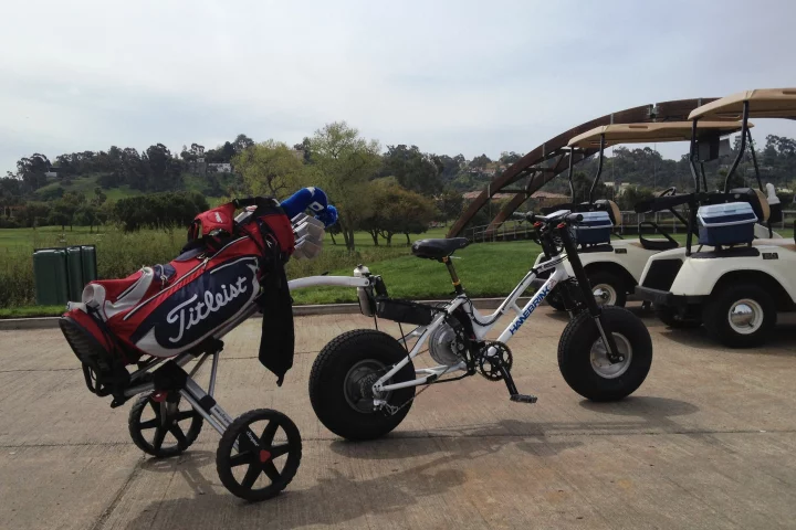 The new golf-centric Hanebrink pedelec bike was developed as a faster charging and cleaner alternative to existing four-wheeled golf carts that would have less impact on the turf