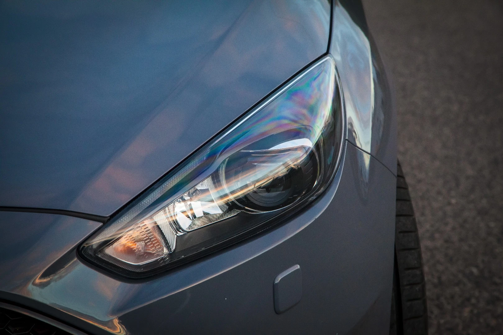 Thanks to 340 Nm of torque, the ST will make the steering wheel writhe about in your hands under power