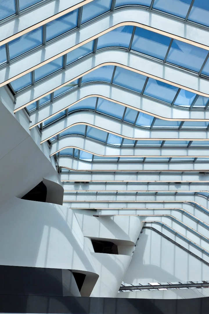 The Napoli Afragola station features a significant amount of sustainable design and technology, such as solar panels which are integrated into the roof