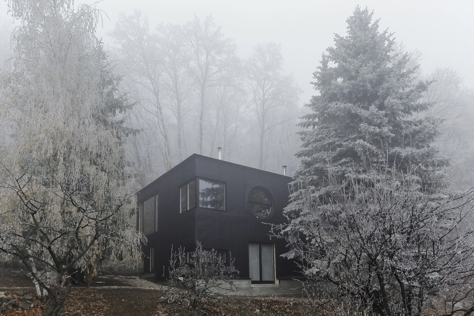 Black Magic House is constructed from inexpensive building materials (Photo: Zsolt Batár)