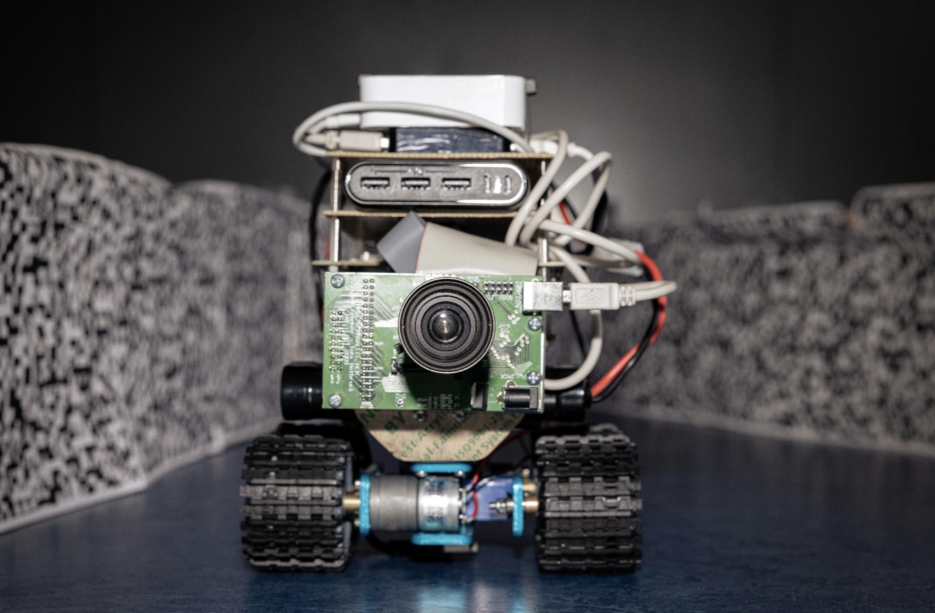The robot, built by researcher Thorben Schoepe, centering itself during a navigation test