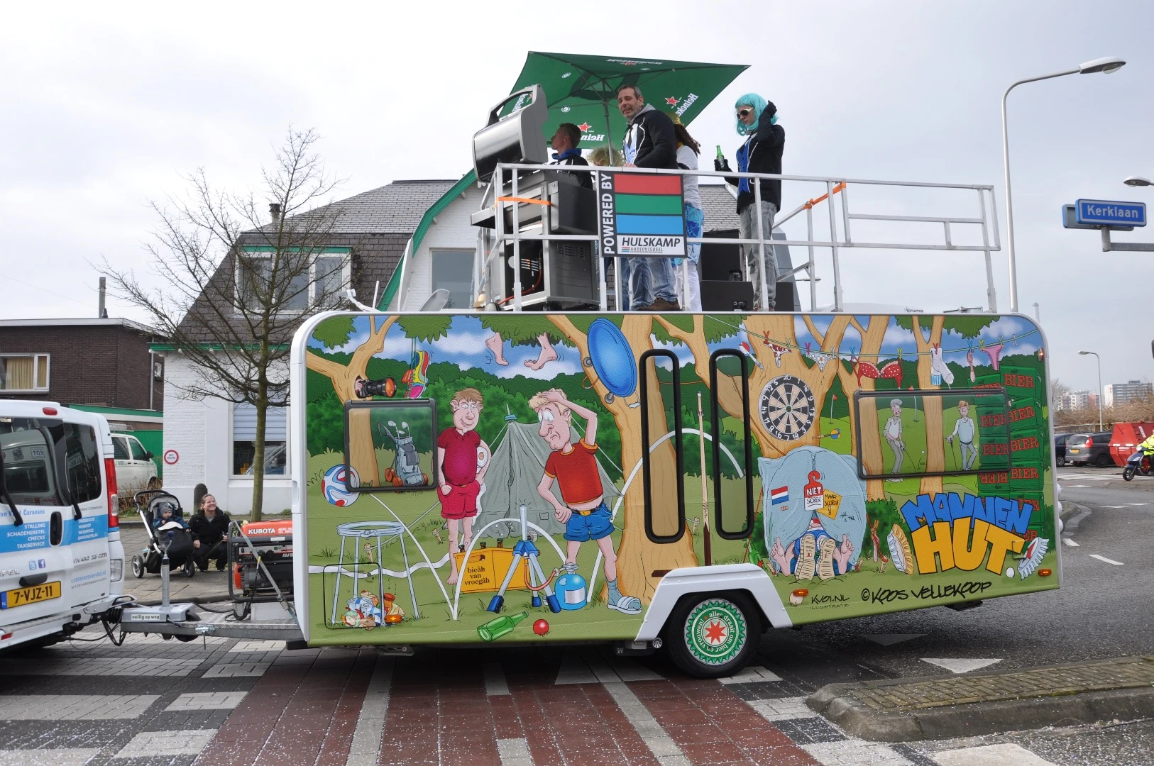 On board the Mannen Caravan