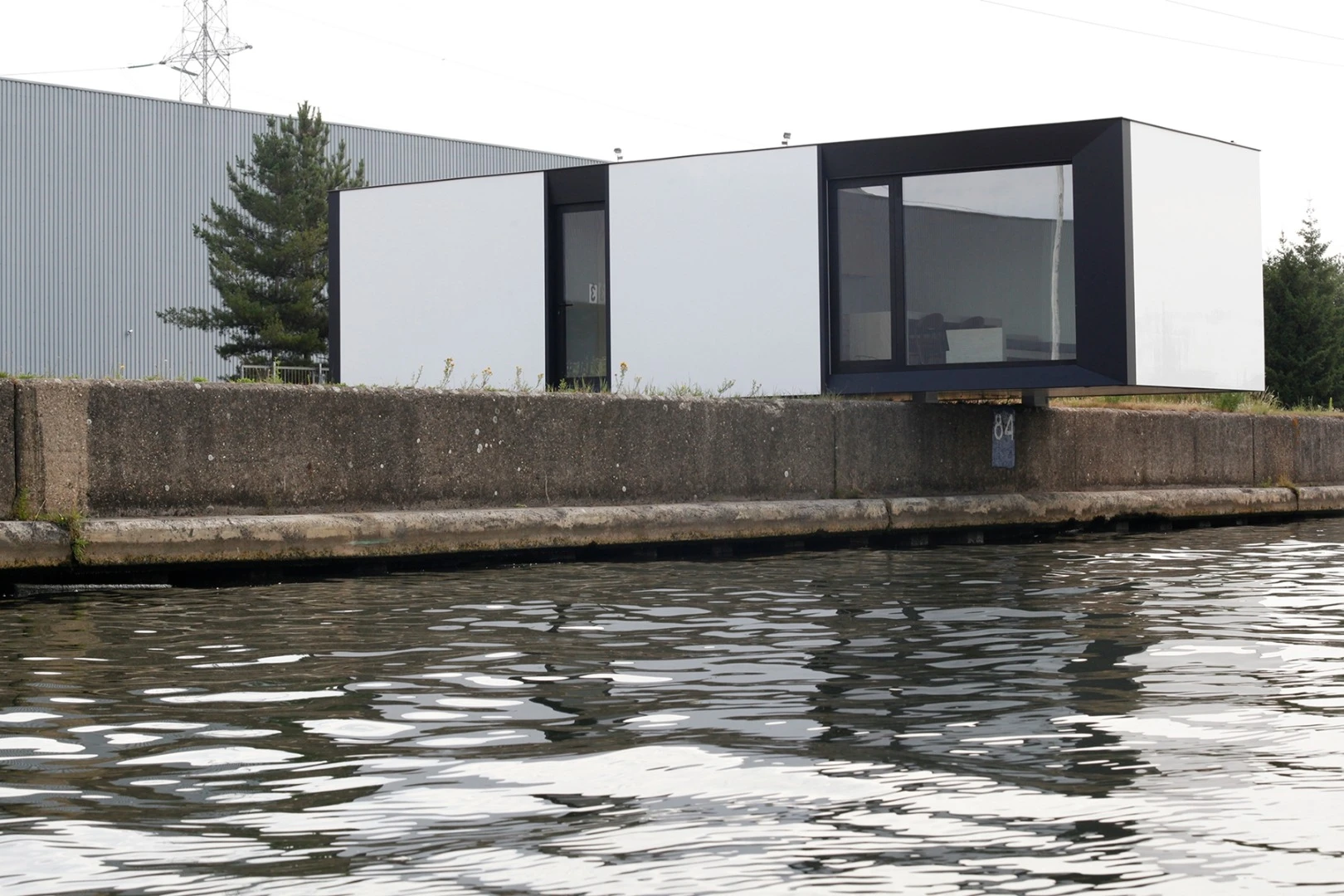 Skilpod homes are suitable for young people as they are inexpensive and expandable