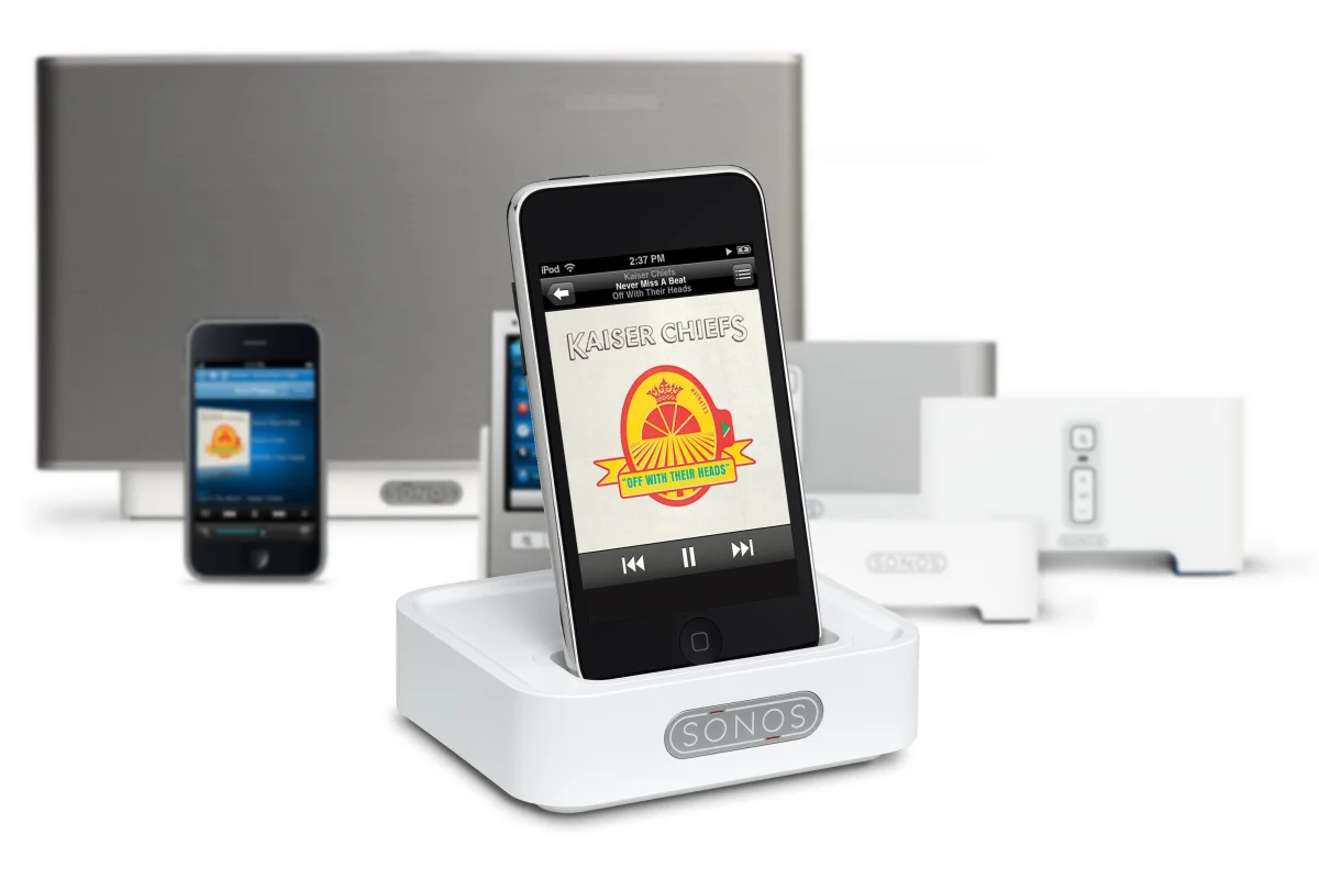 A wireless dock has been produced by Sonos to allow iPod and iPhone users a means of streaming music to the company's multi-room music system