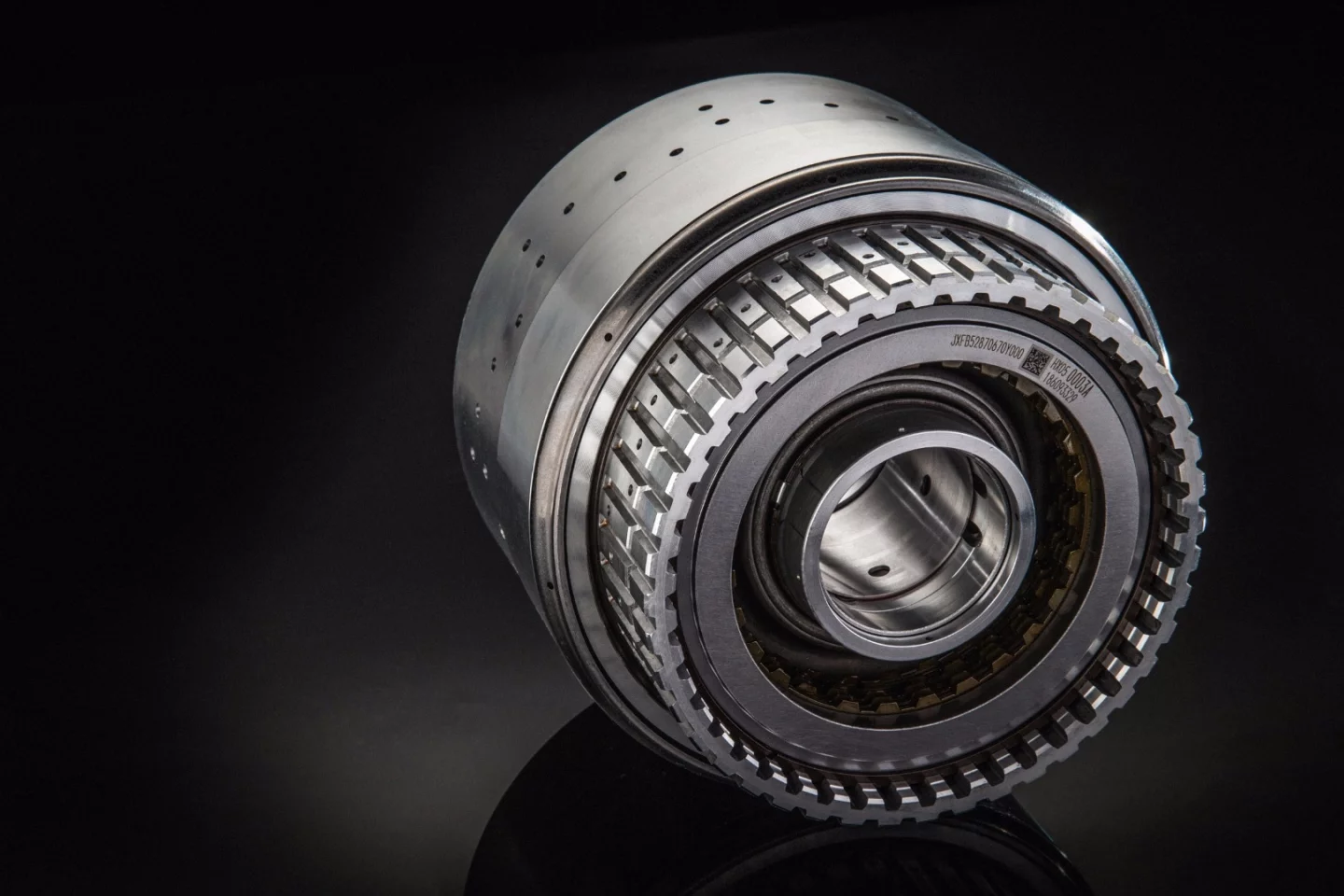 The key to the Hydra-Matic 10-speed automatic and its lightweight, compact design is this advanced triple-clutch assembly