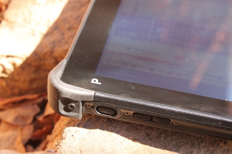 The Durabook R11 is dust, shock and splash-proof (Photo: Eric Mack/Gizmag.com)
