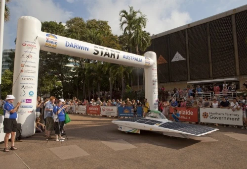 The 2011 World Solar Challenge features 37 teams from 20 countries