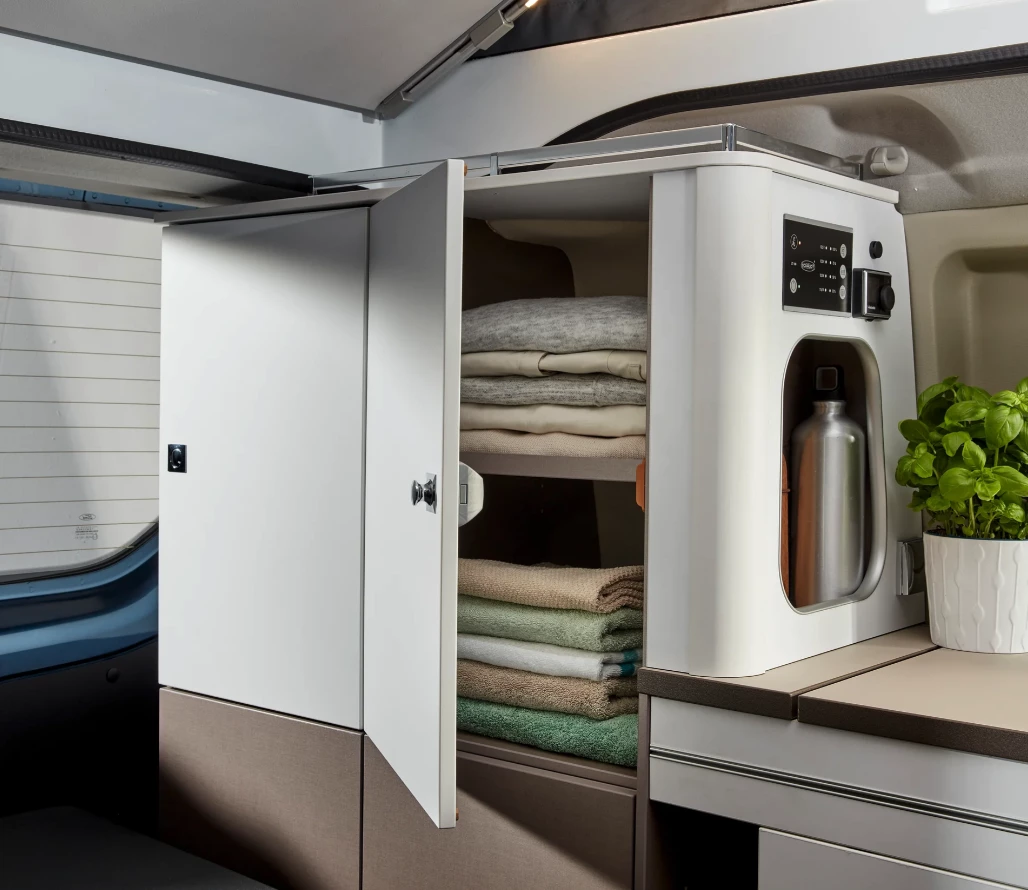 Burstner Copa 4x4 wardrobe