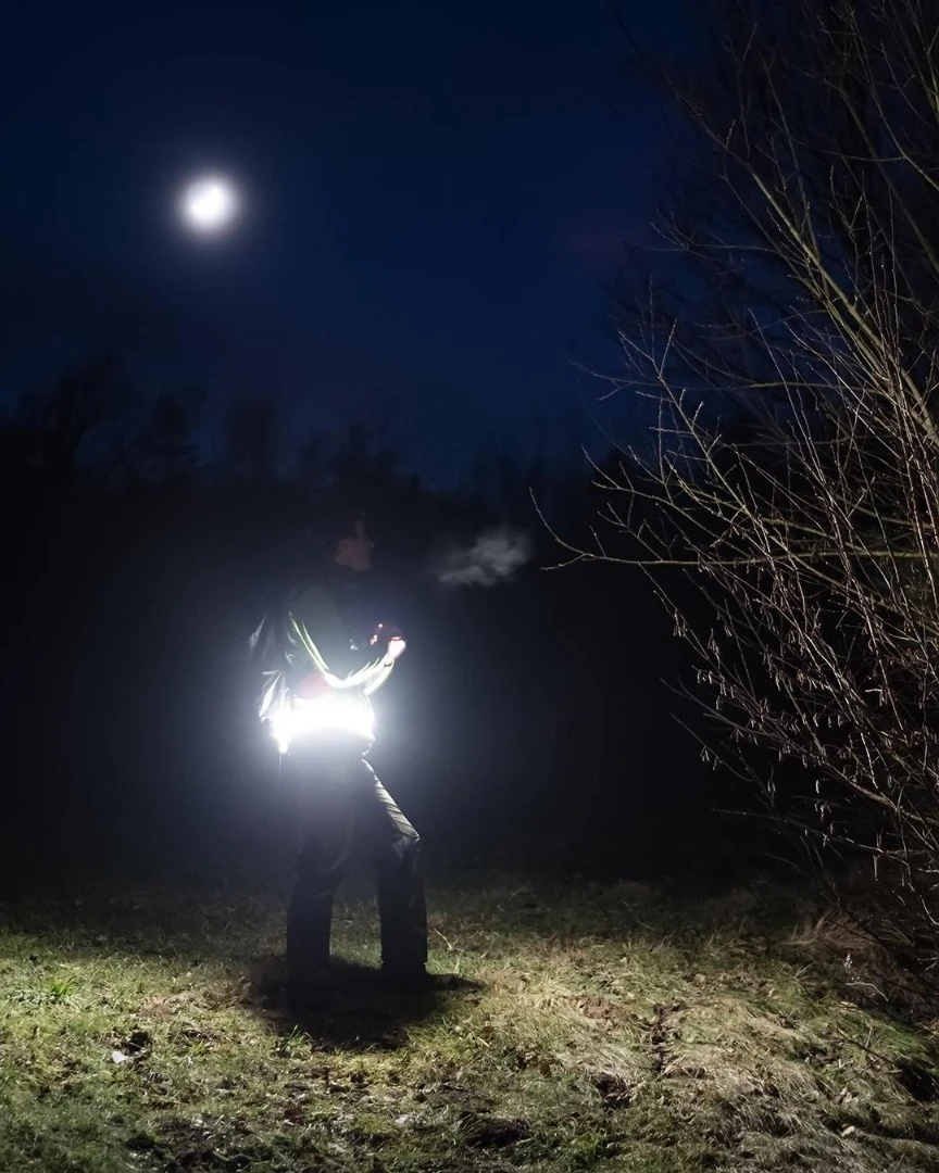 The dust- and water-resistant OliLight is a light belt with LEDs embedded inside a UV-resistant polyurethane casing pumping out a maximum of 1,200-lumens