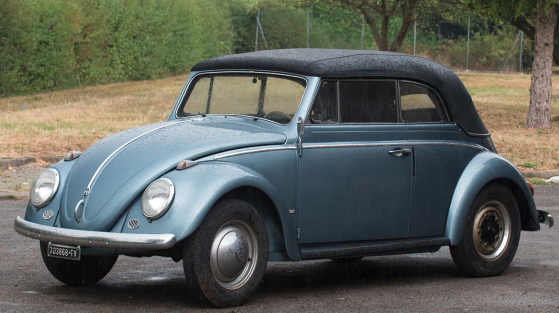This 1957 Volkswagen Beetle Cabriolet by Karmann sold for $47,468 (€44,800) at RM-Sothebys Duemila Ruote auction in Milan on November 27, 2016 | Auction Link