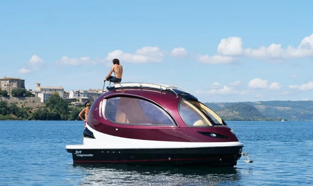 The 2024 Jet Capsule Super Sport comes equipped with a full electric docking system