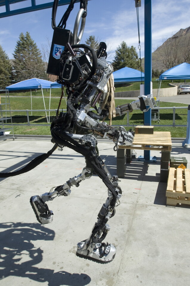 Raytheon XOS 2: second generation exoskeleton