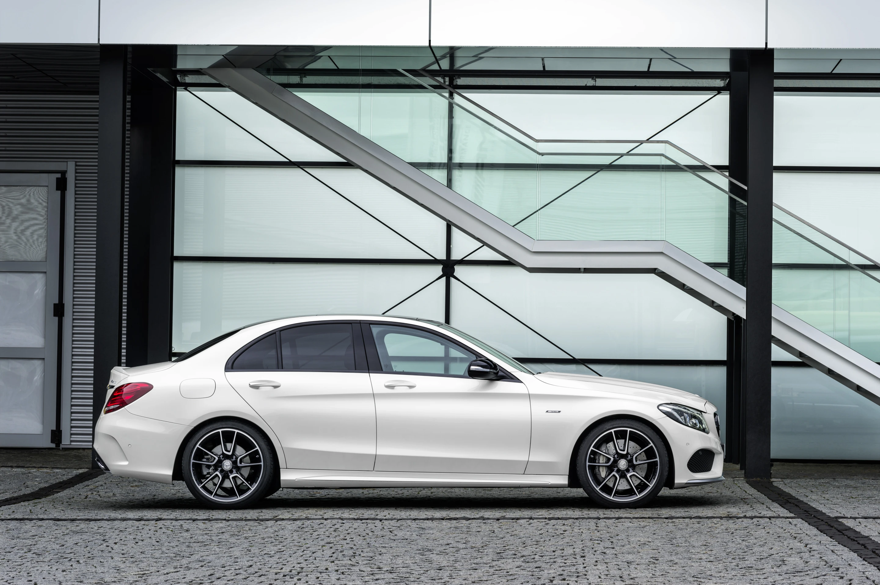 18-inch wheels and gloss-black highlights give the C450 a stronger stance on the road