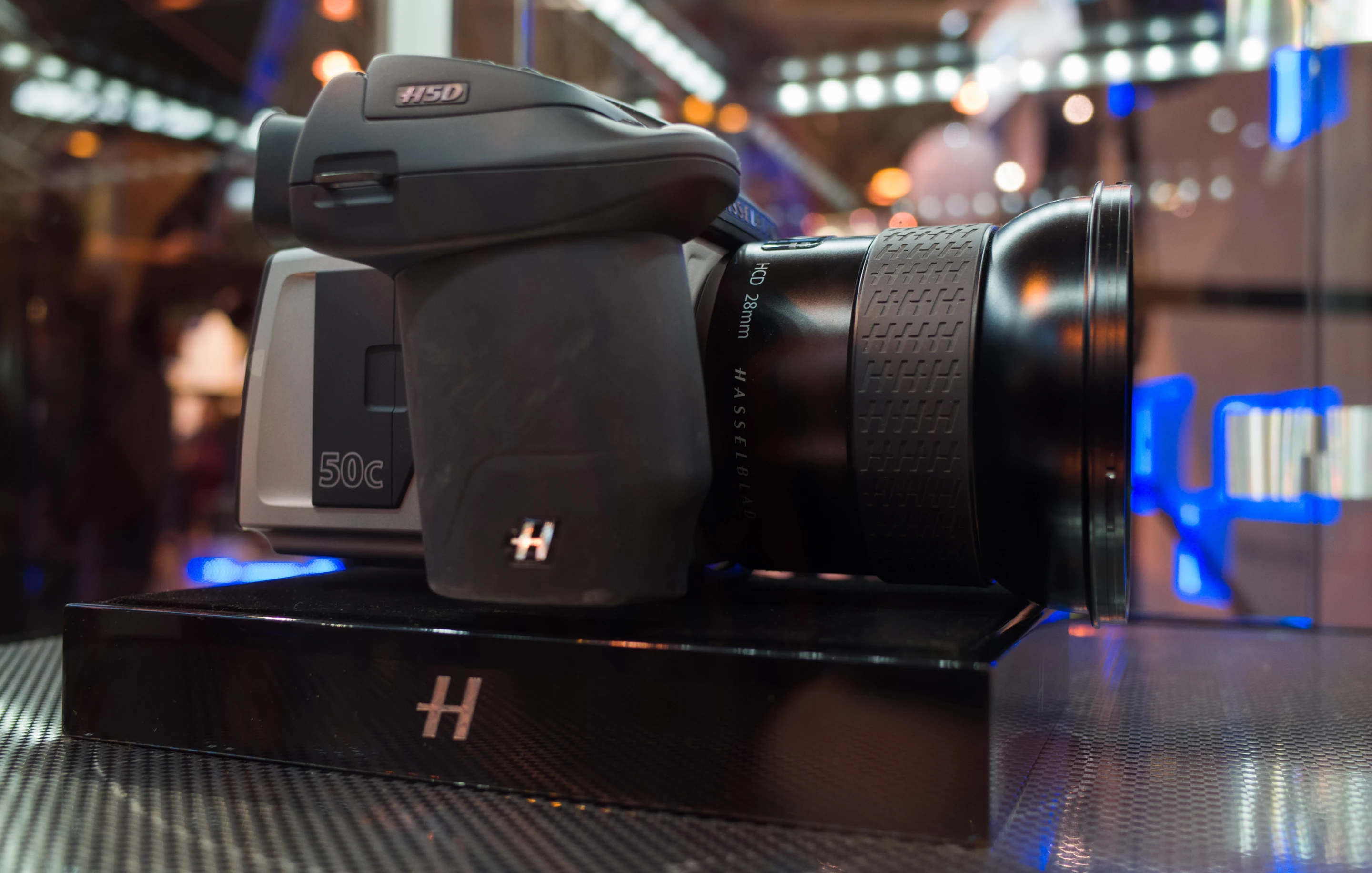 The H5D-50c is the first medium-format camera from Hasselblad to use a CMOS sensor